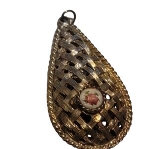 Vintage basket weave tear drop pendant floral goldtone guillioche rose accent